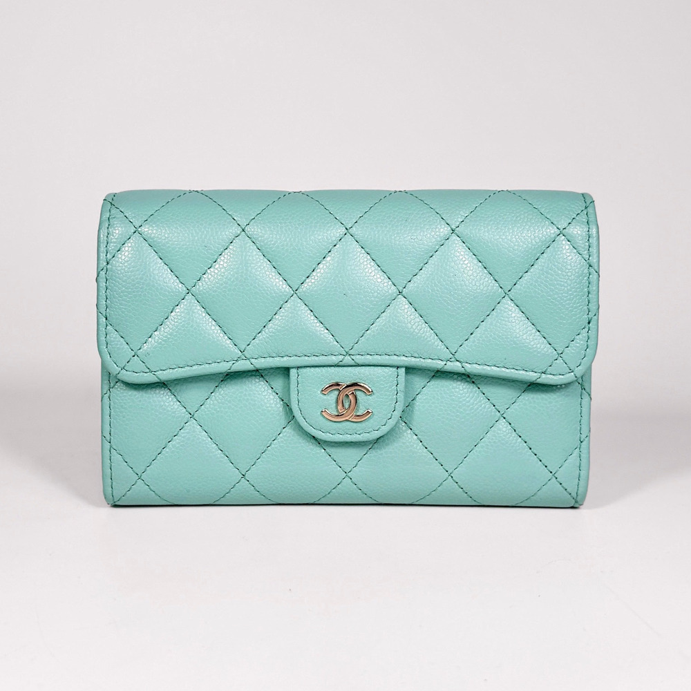 Chanel Quilted Caviar Classic Flap Wallet - Picture 2 of 11